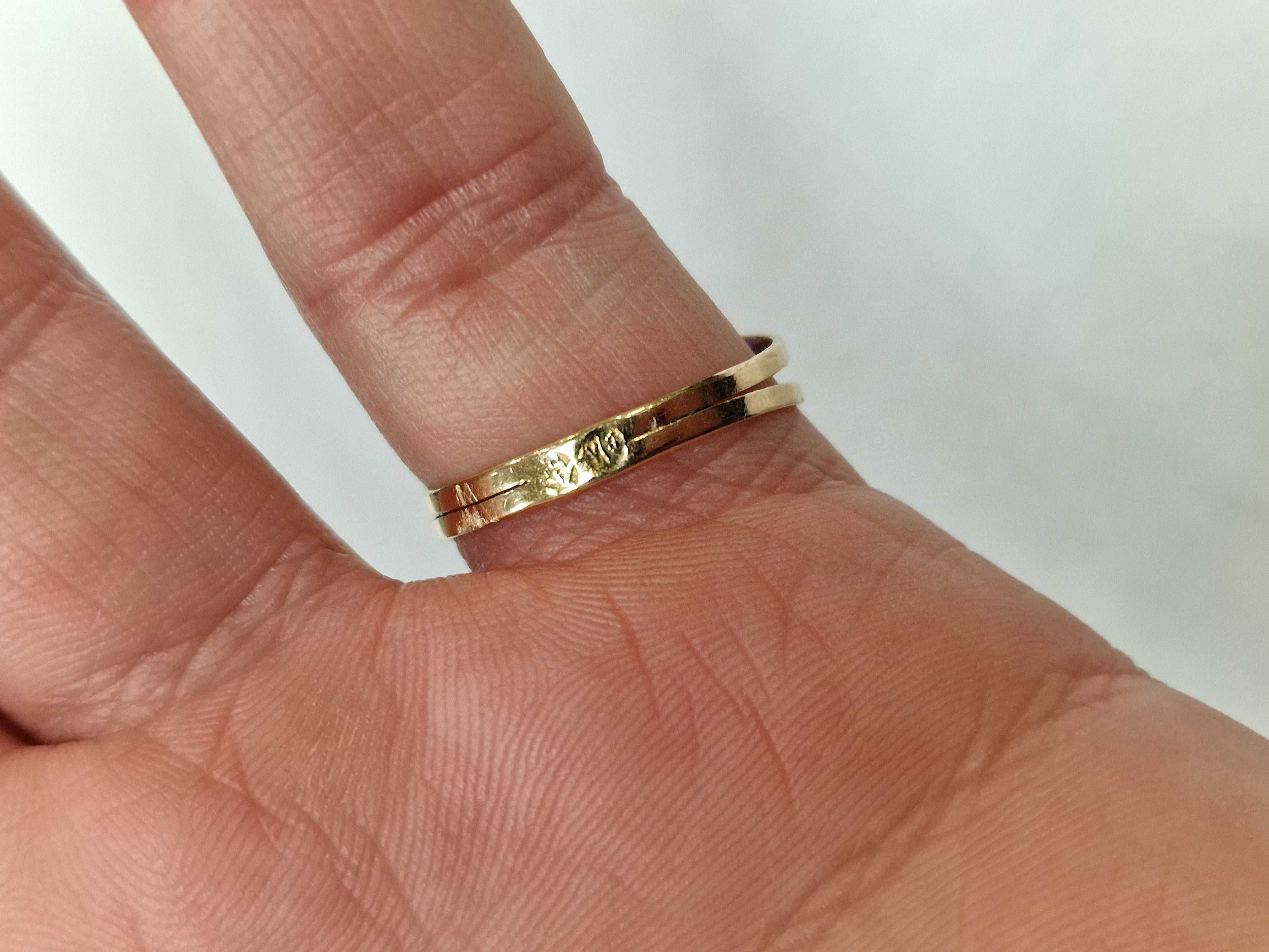Złoty pierścionek/ 750/ 6.14 gram/ R22/ Aleksandryt/ Orientalny