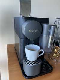 Maquina cafe nespresso lattissima one