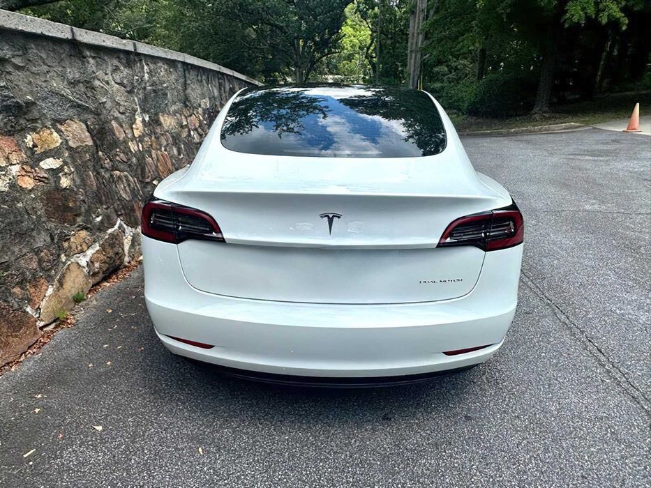 Tesla Model 3 Long Range      2023