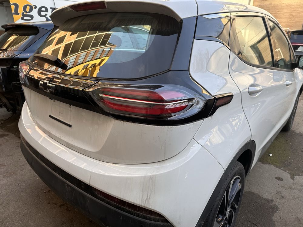 Кришка Багажника Ляда Задня панель Chevrolet BOLT Шевроле Болт
