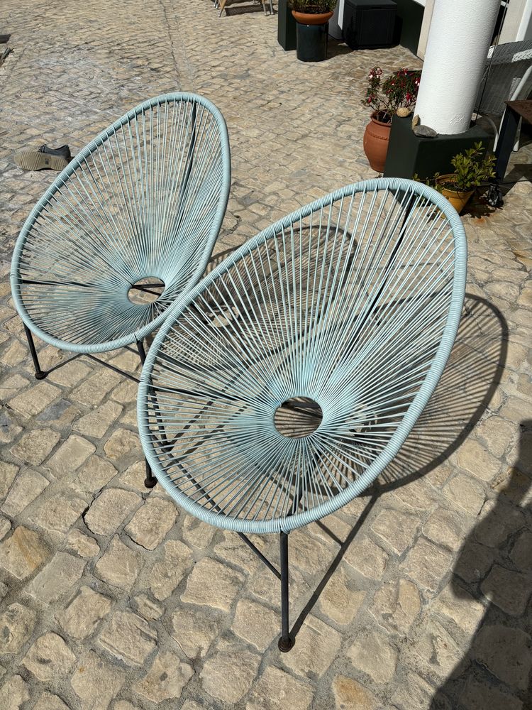 duas cadeiras de design para o jardim