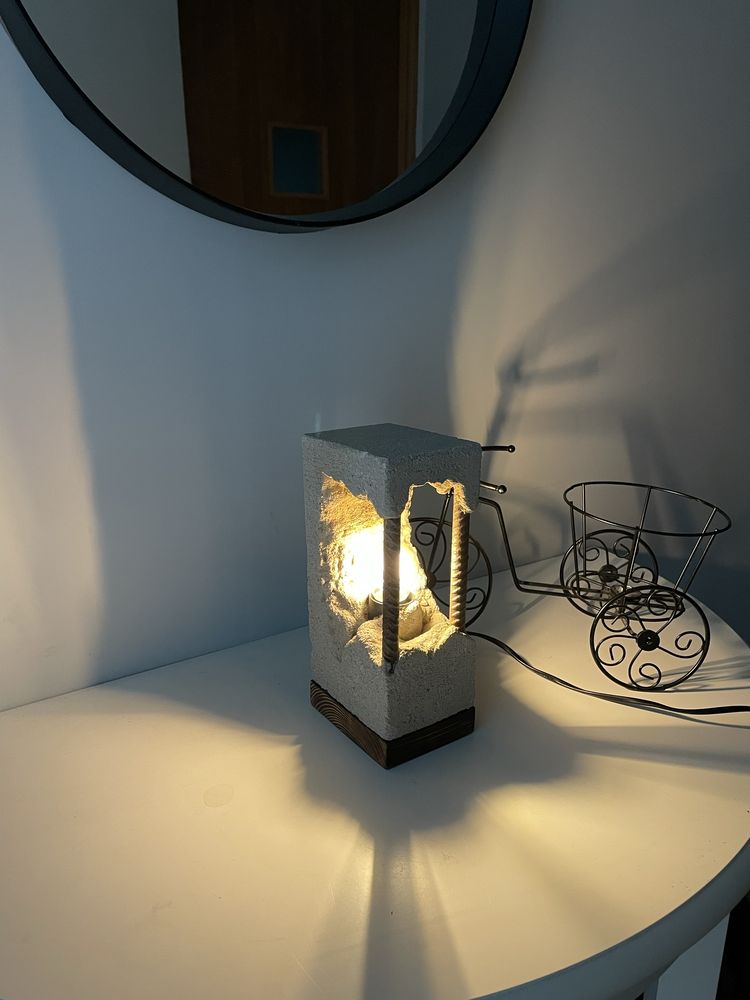 Ręcznie robiona lampka handmade  beton drewno stal