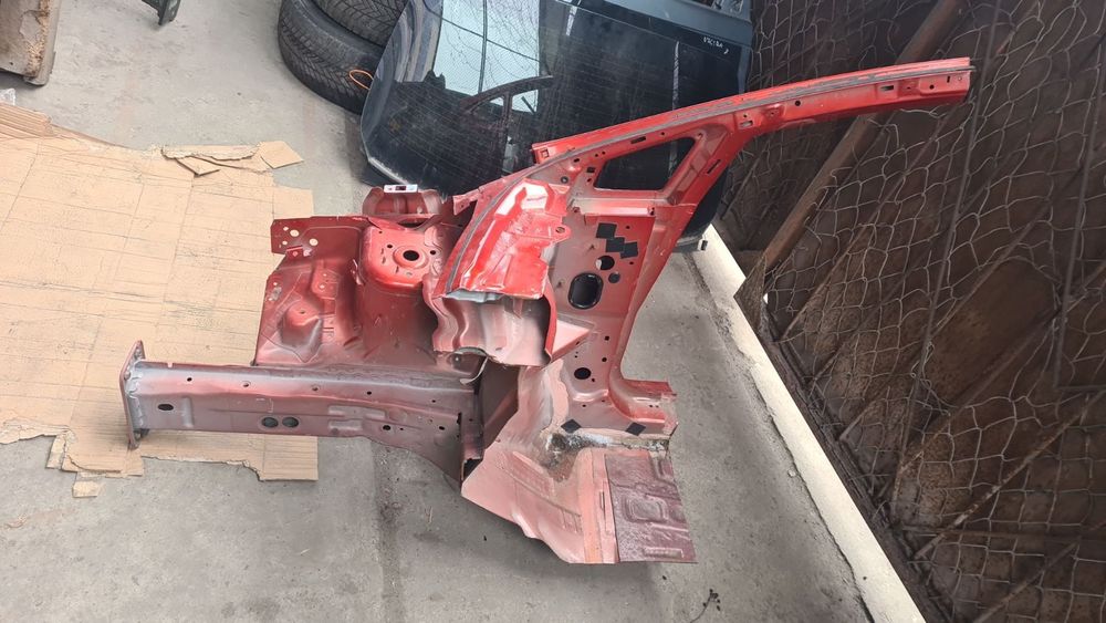 Четверть передняя правая Форд Фиеста 2013-2019 год.