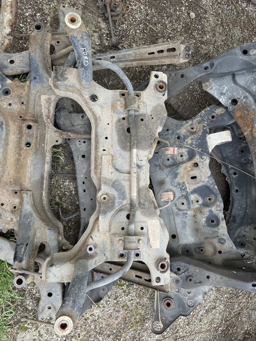 Подрамник передний Ford Focus 2