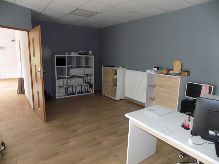 Magazyn 2000 m2  + 2 działki 2082m2 i 1856m2
