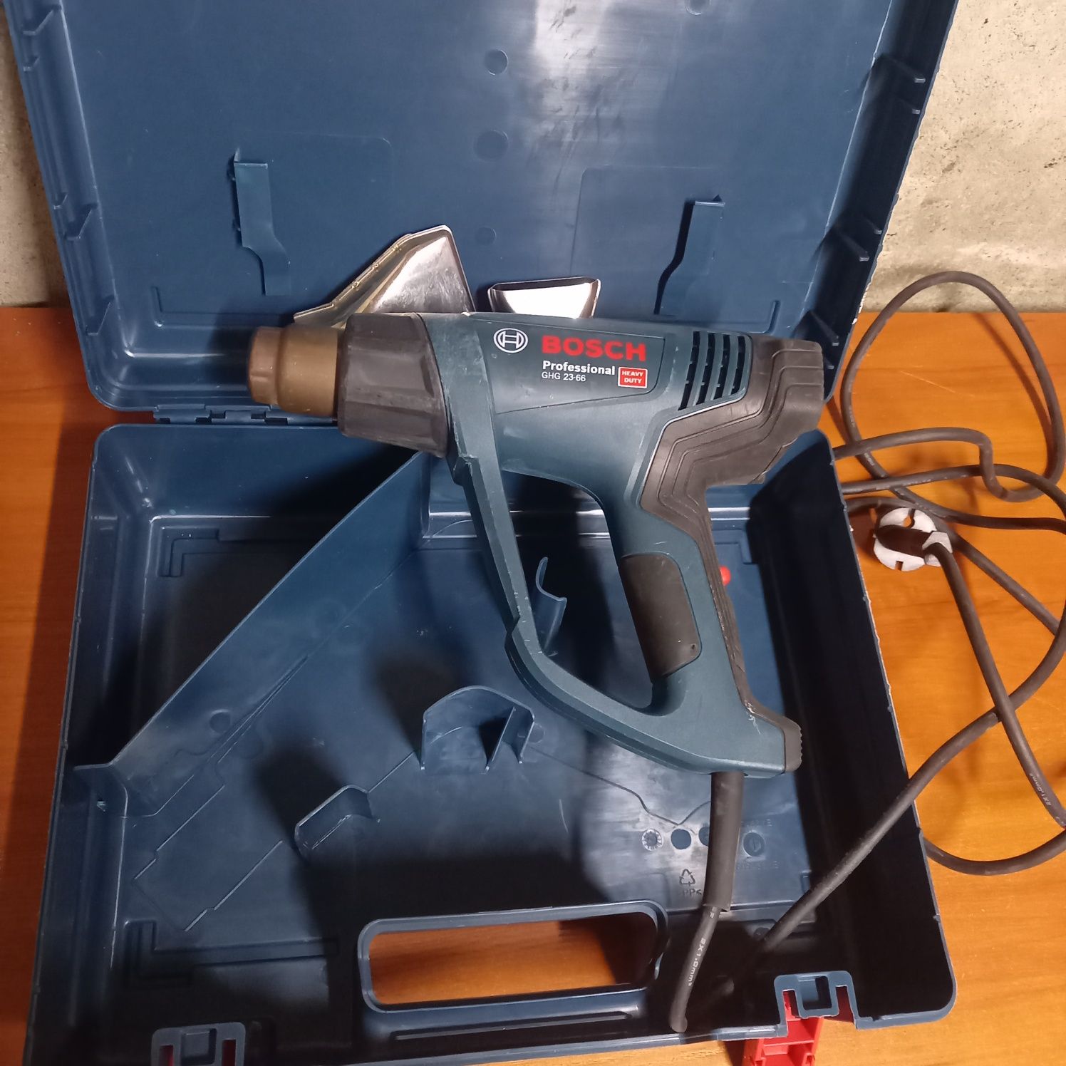 Opalarka Bosch GHG 23-66