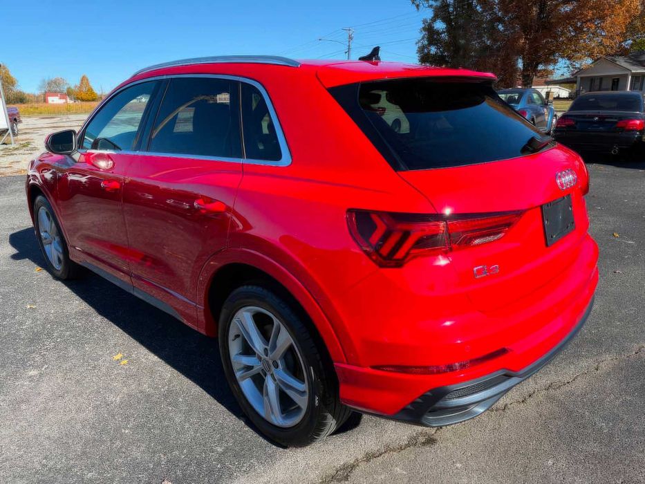 Audi Q3      2020