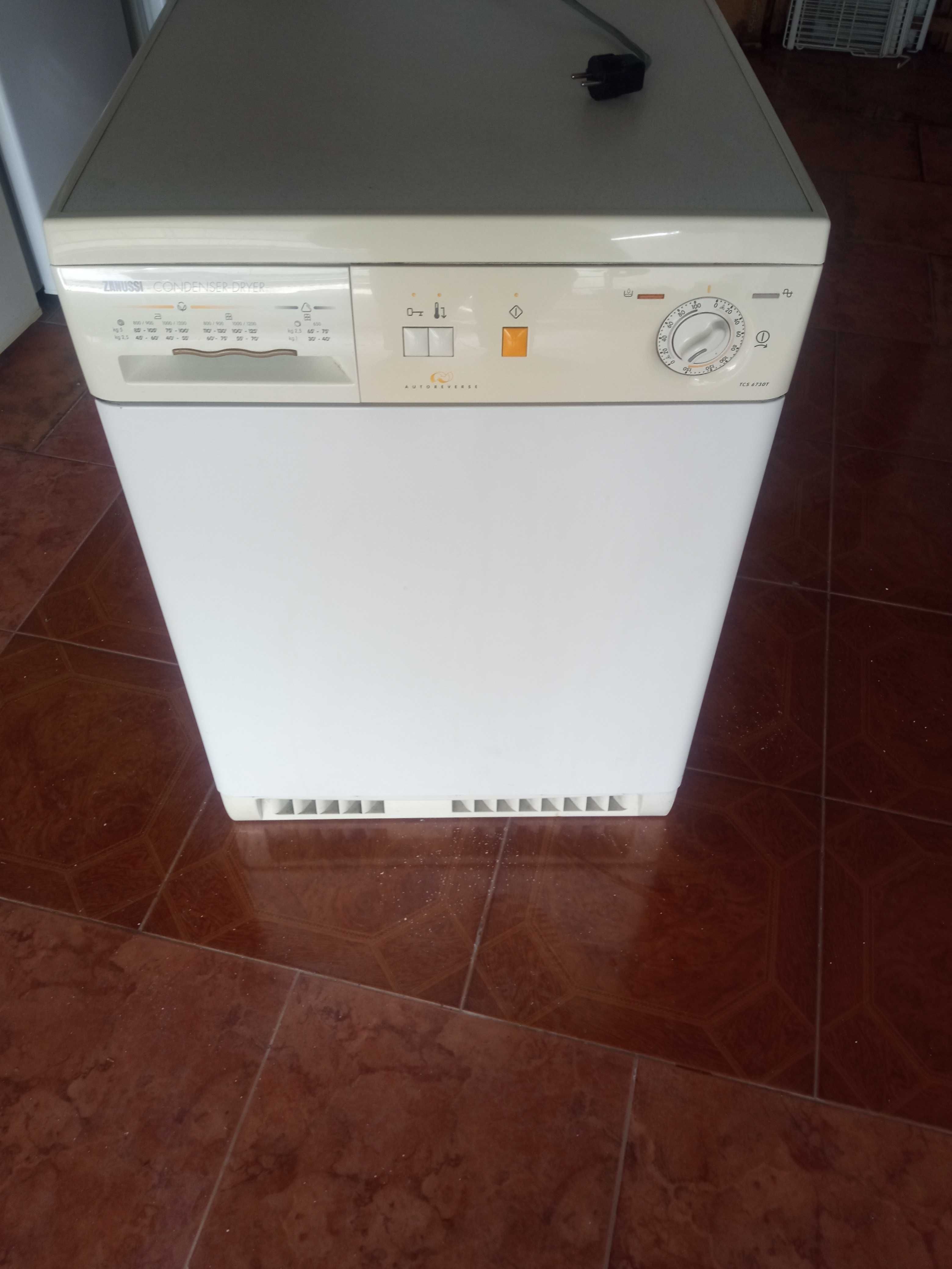Máquina de secar roupa a funcionar na perfeição