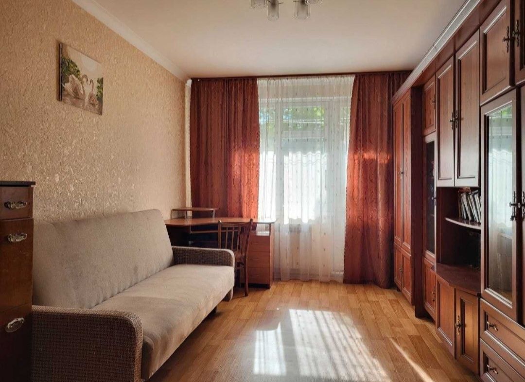 Продам 3-кімнатну квартиру на Леваневського