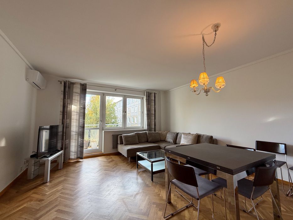 Przestronne 4 pokojowe mieszkanie naprzeciwko Pasażu Opieńskiego