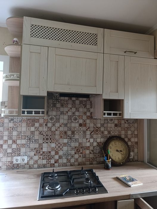 Продается часть кухни с техникой