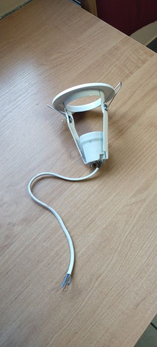 вбудований (точковий) світильник для стелі