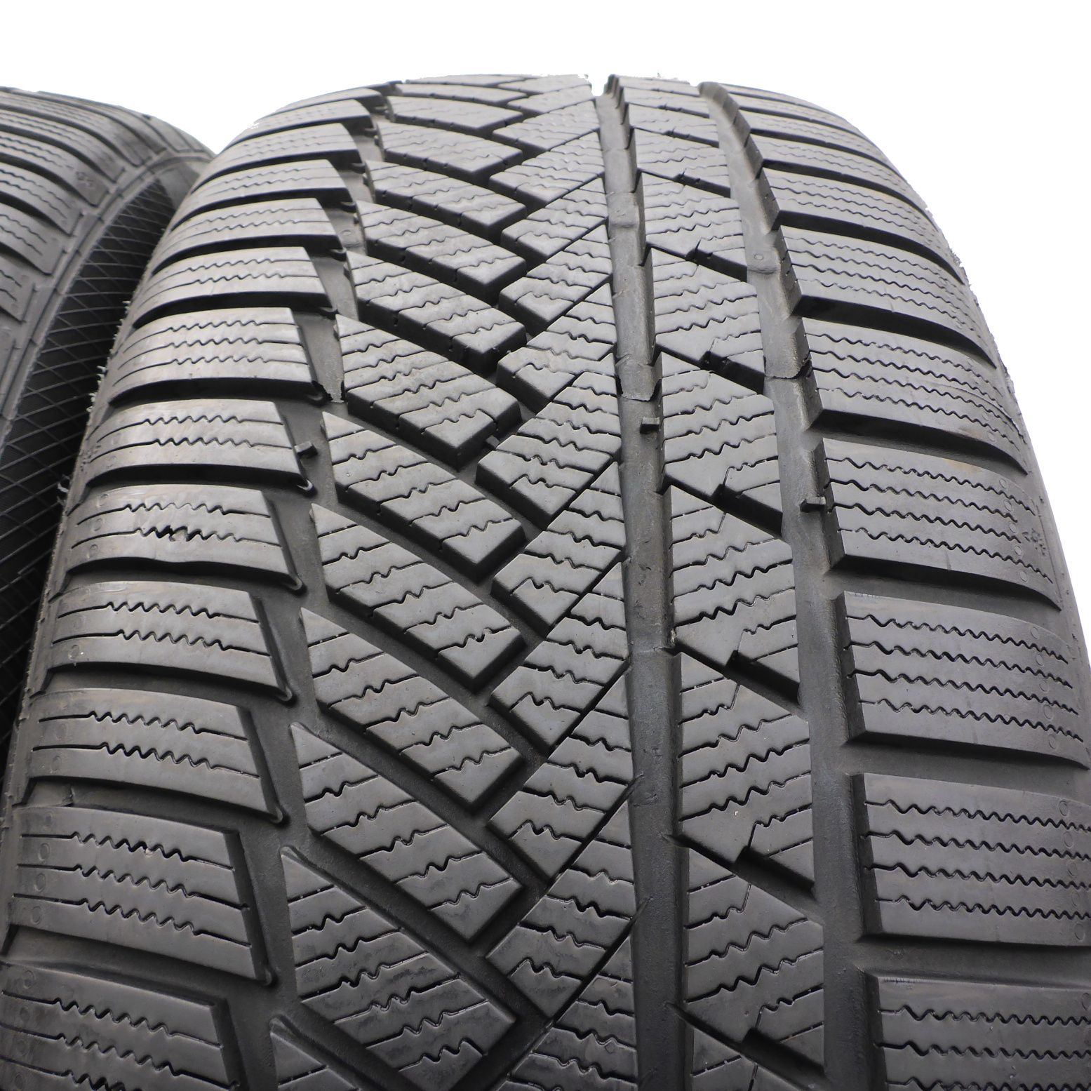 Opony 255/45/20 Continental 255/45R20 101V A0 Zimowe 2023 7,8-8,2mm