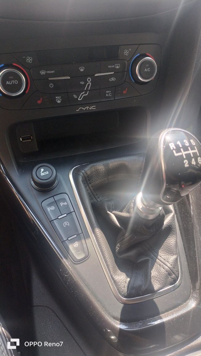 Ford focus Titanium 1.0 ecoboost 125cv • económico