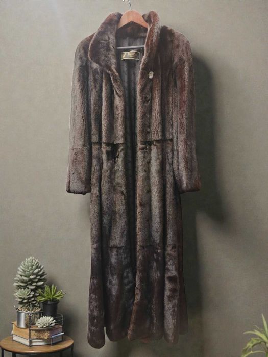 Норкова шуба Etna Furs. із спинок. Довжина - 140см. ЕКСКЛЮЗИВ