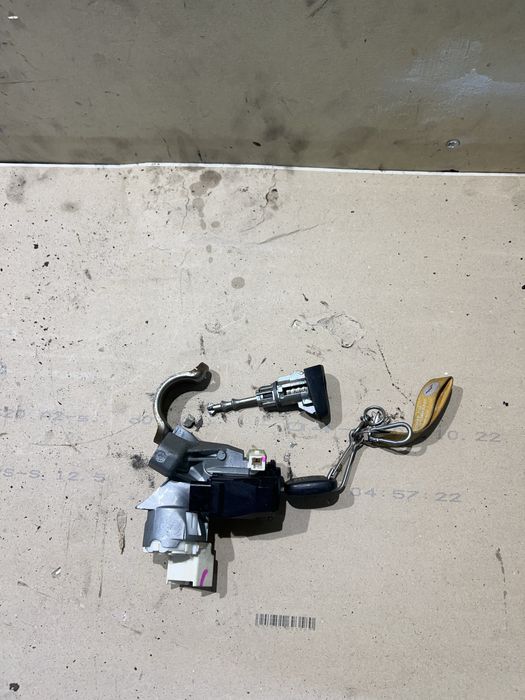 Stacyjka kluczyk wkład Toyota yaris II  2 05-11r