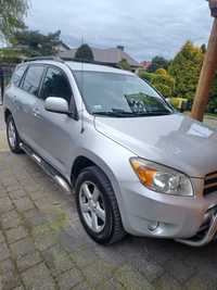 Samochod toyota rav4