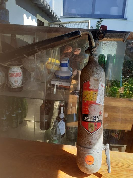 Extintor antigo para antiguidade