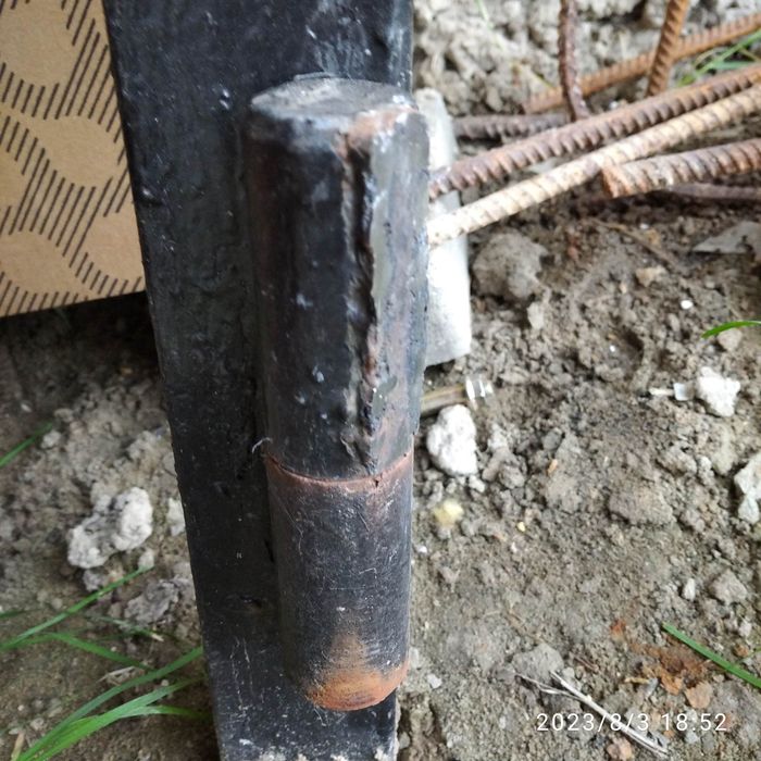 Продаю металеві петлі