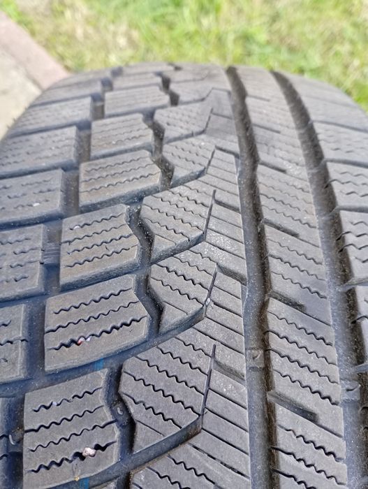 Opony zimowe 205x55R16