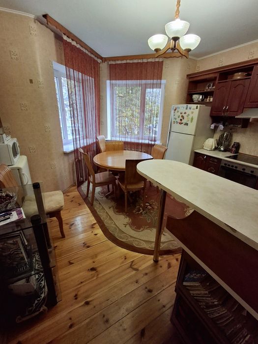 ЦЕНТР (Прогресс ) 90м2 Продам 3 ком