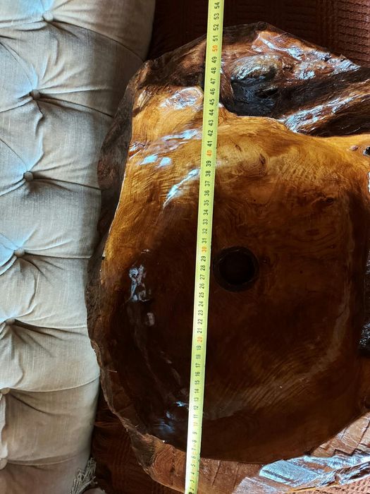 Umywalka (nablatowa)z drzewa tekowego.