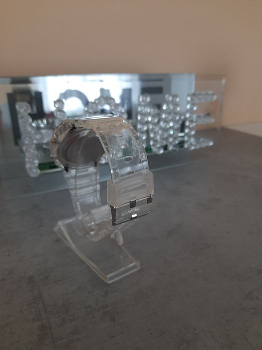 Nowy zegarek uniwersalny