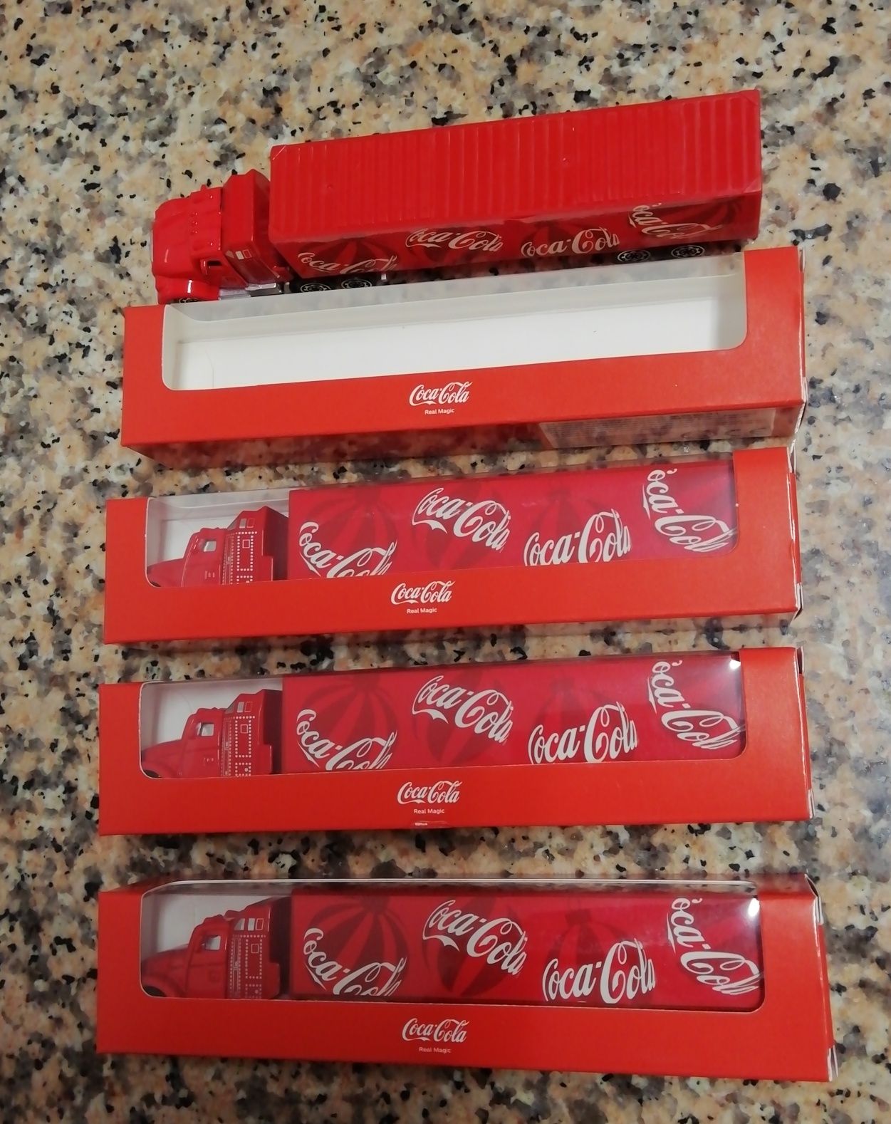 4 Camiões de Brincar Coca Cola!!