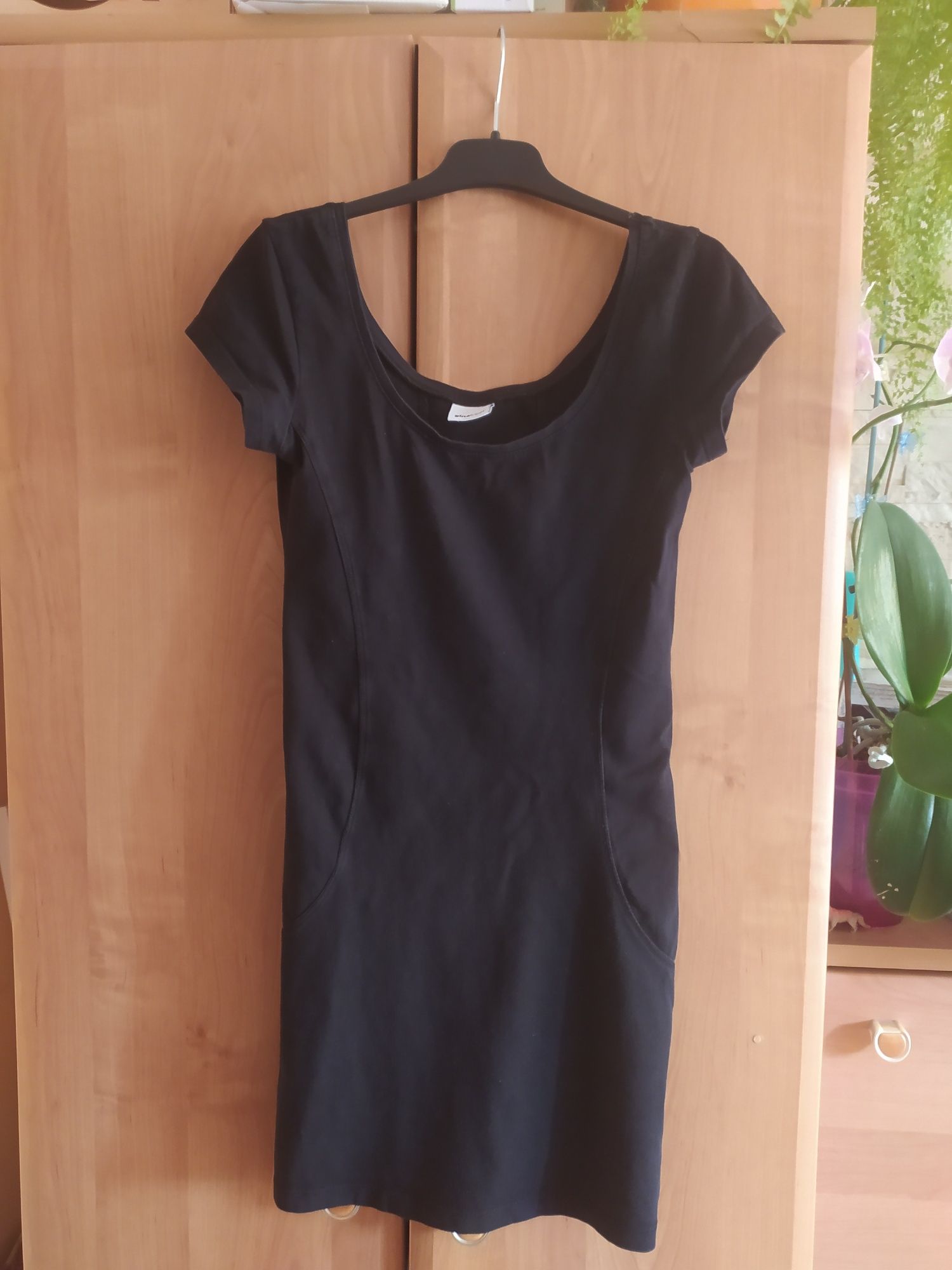 Sukienka bawełniana elastyczna mała czarna r XS 34 Gina Tricot