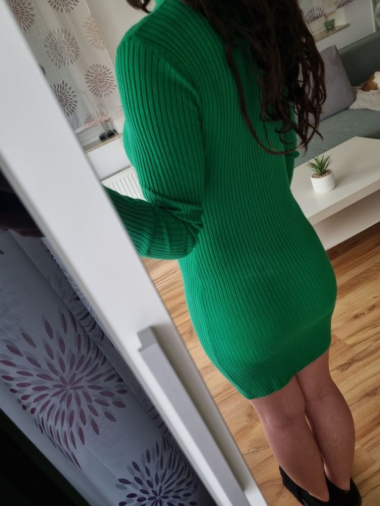 Nowa Zielona sukienka z golfem r. S/M  sweterkowa prążkowana sukienka