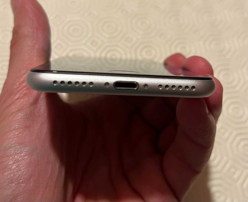 Iphone SE 2020 em muito bom estado