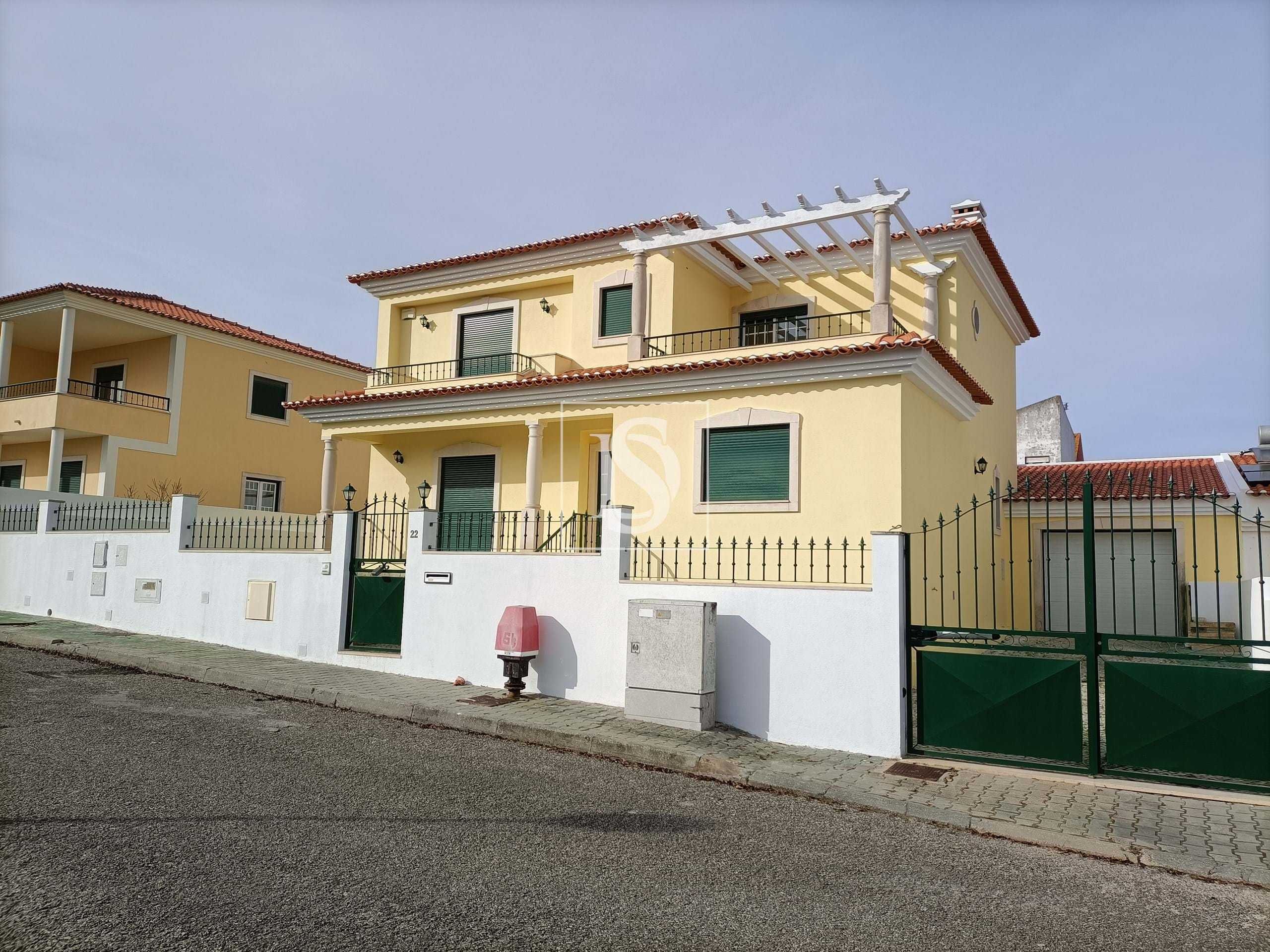 Moradia T4 remodelada em Cintrão/Bombarral