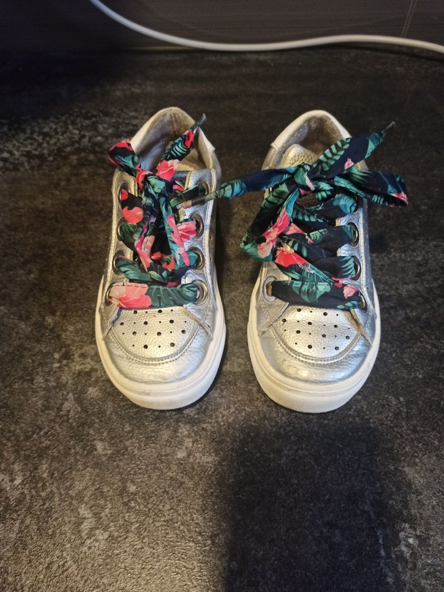 Buty dziewczęce 30