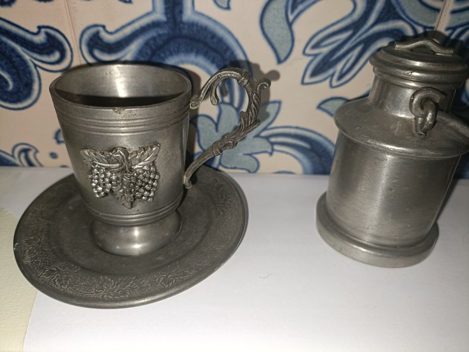 Diversas peças em estanho