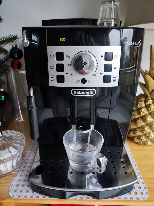 Máquina café automática Delonghi