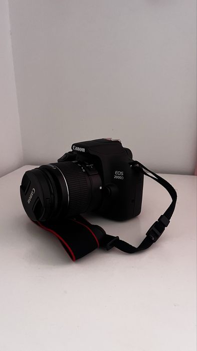Canon EOS 2000D – Como Nova | DSLR + Mala + Caixa Original