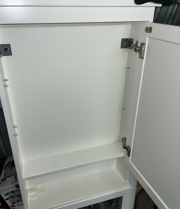 Szafka łazienkowa z lustrem