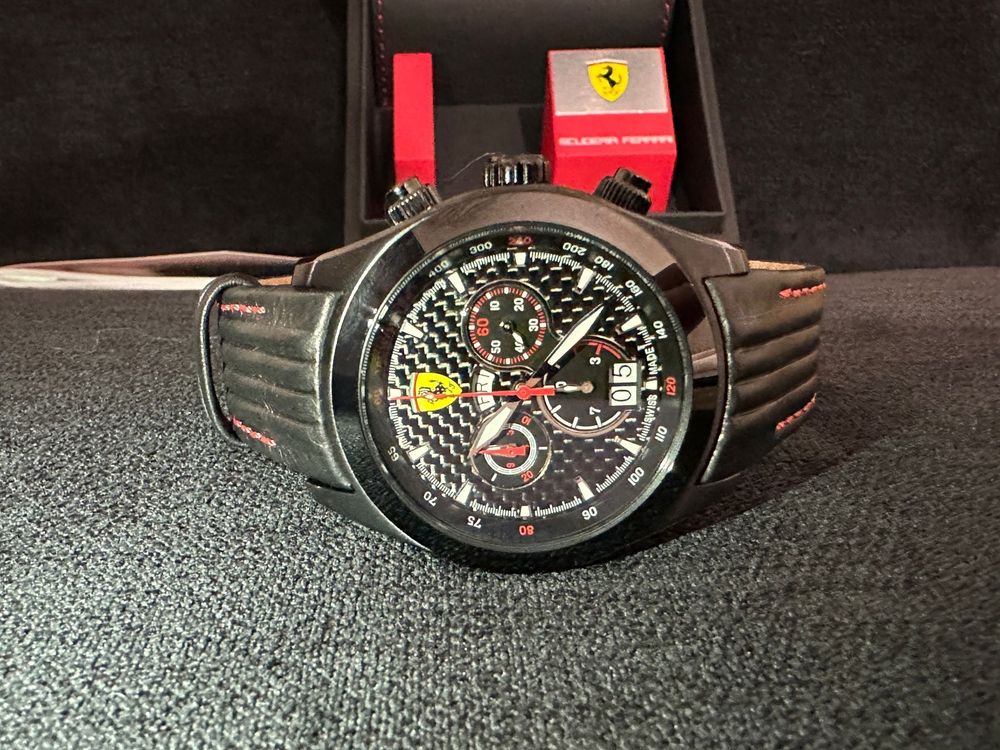 Zegarek karbonowy Ferrari Paddock, nowy
