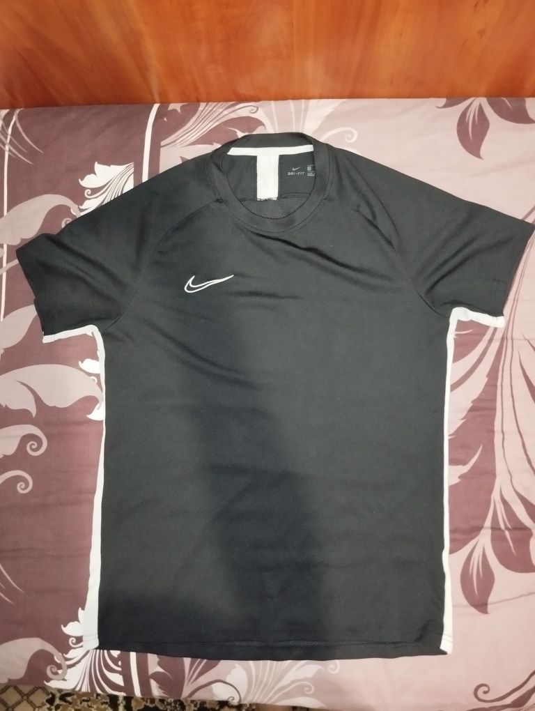 Футболка Nike Dri-Fit