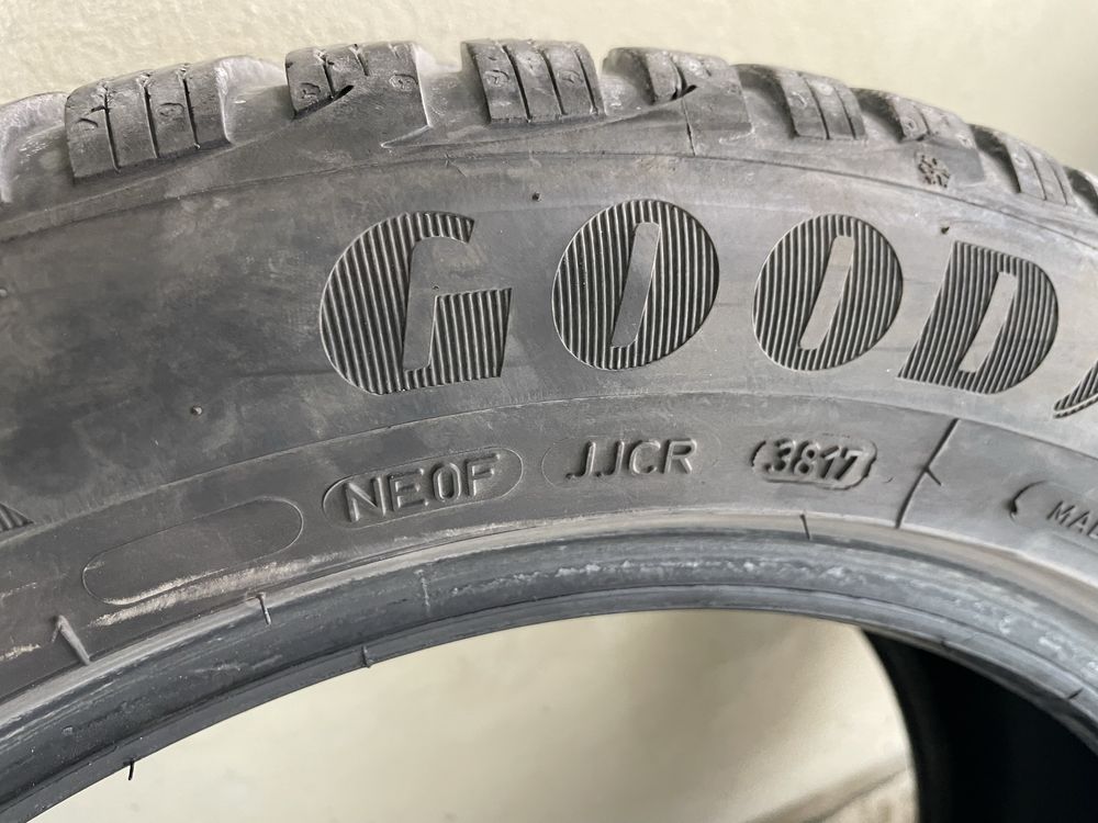 Зимові колеса Goodyear Ultragrip 8 205/55/16