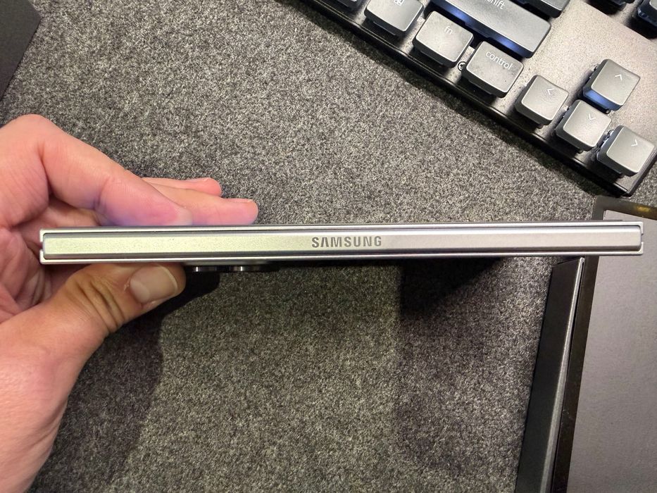 Samsung Galaxy Z Fold7 512GB – como novo!