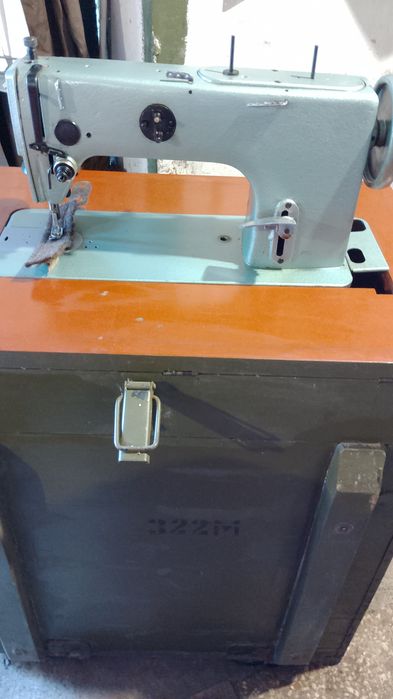 Швейна машина похідна 322м