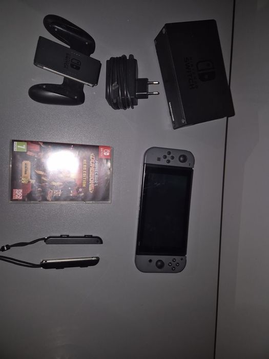 Nintendo Switch Szare + (gratis)