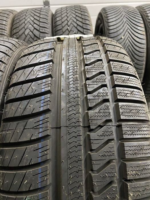 2x opony wielosezonowe VREDESTEIN 225/40 R18 XL