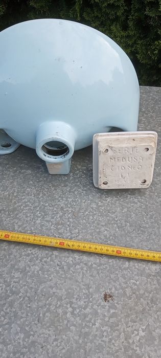 Stary mały zlew i coś jeszcze