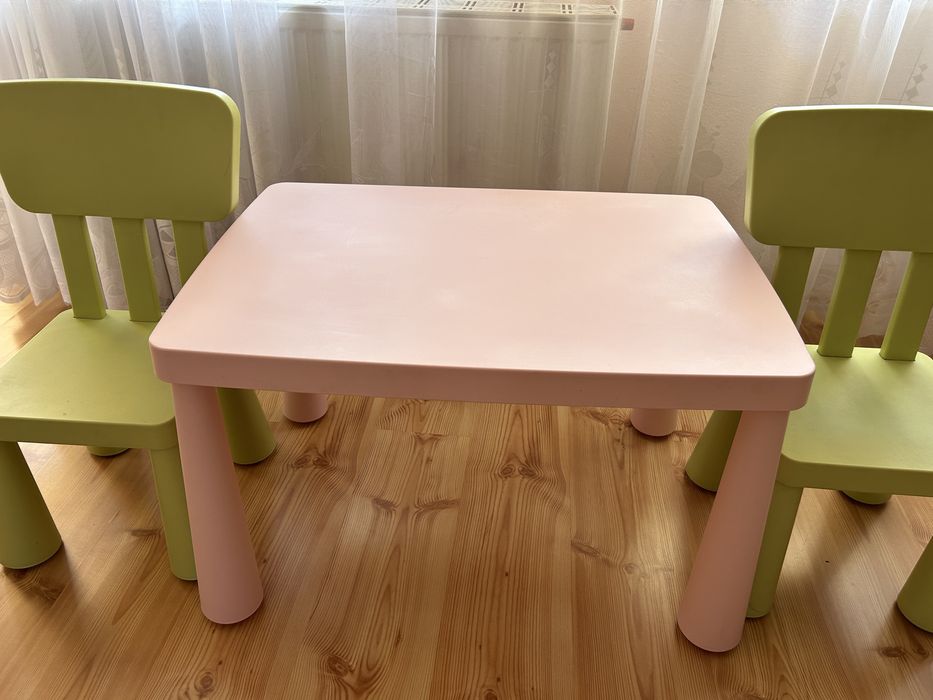 Stolik i 2 krzeselka IKEA