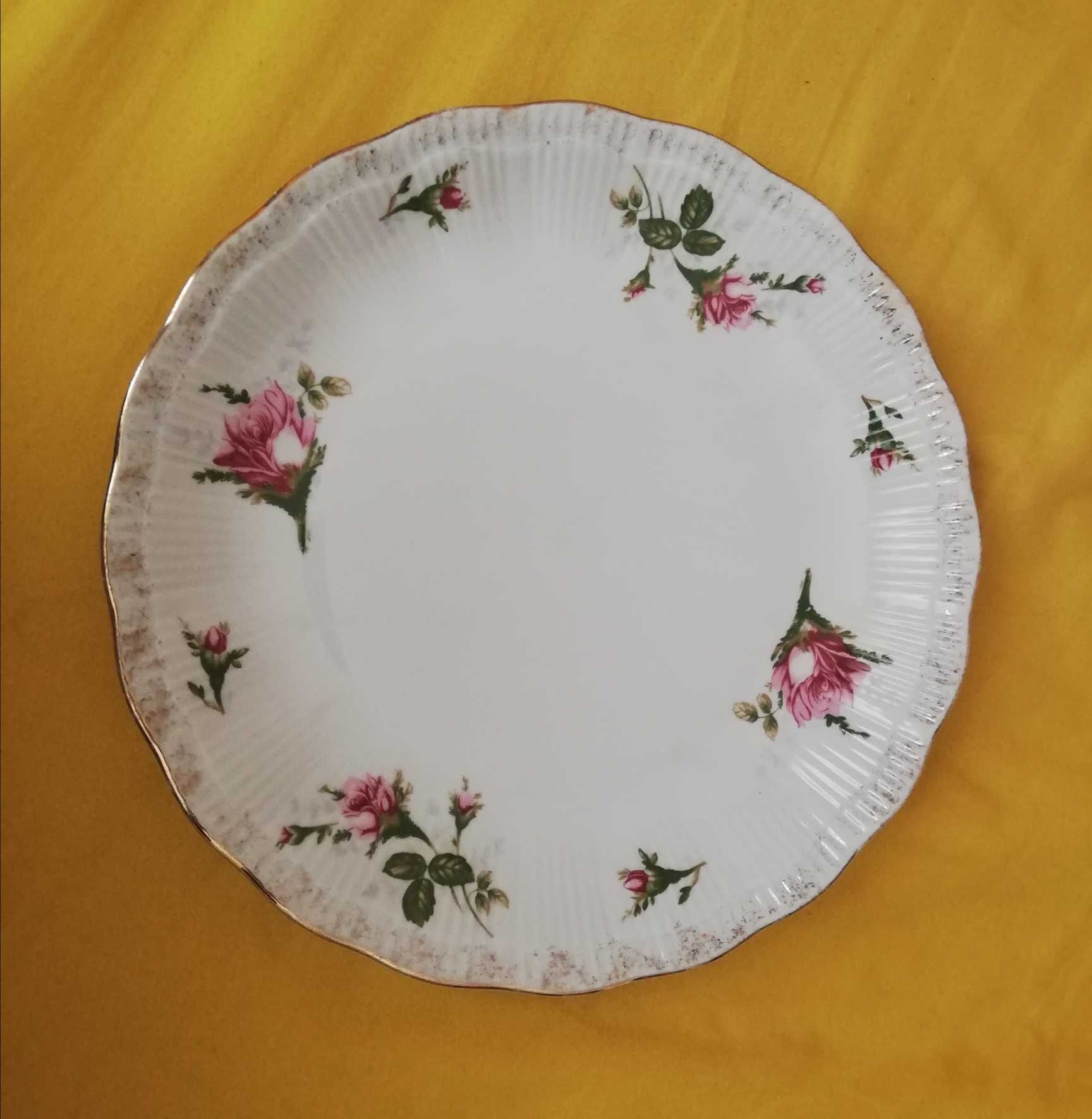 PRL duży talerz płytki złocenia róże porcelana Wałbrzych 24,5cm