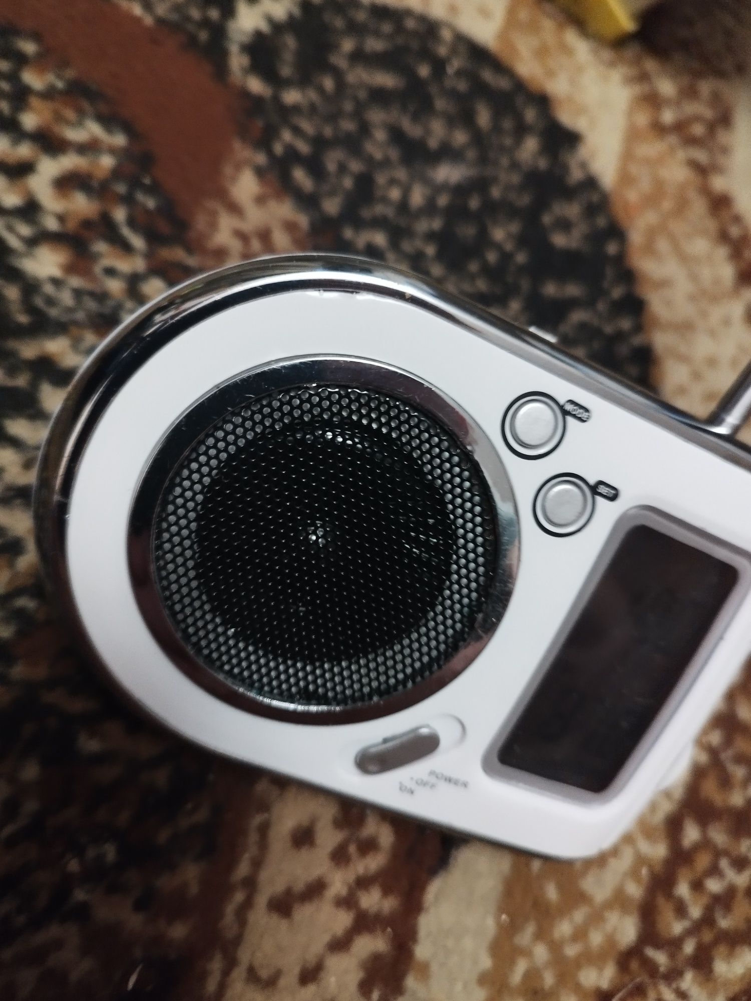 Uszkodzone radyjko Qilive