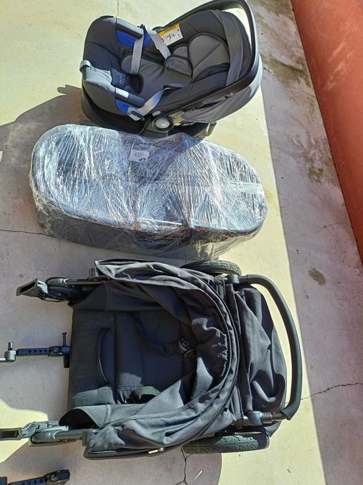 Conjunto carrinho, ovo e alcofa Britax