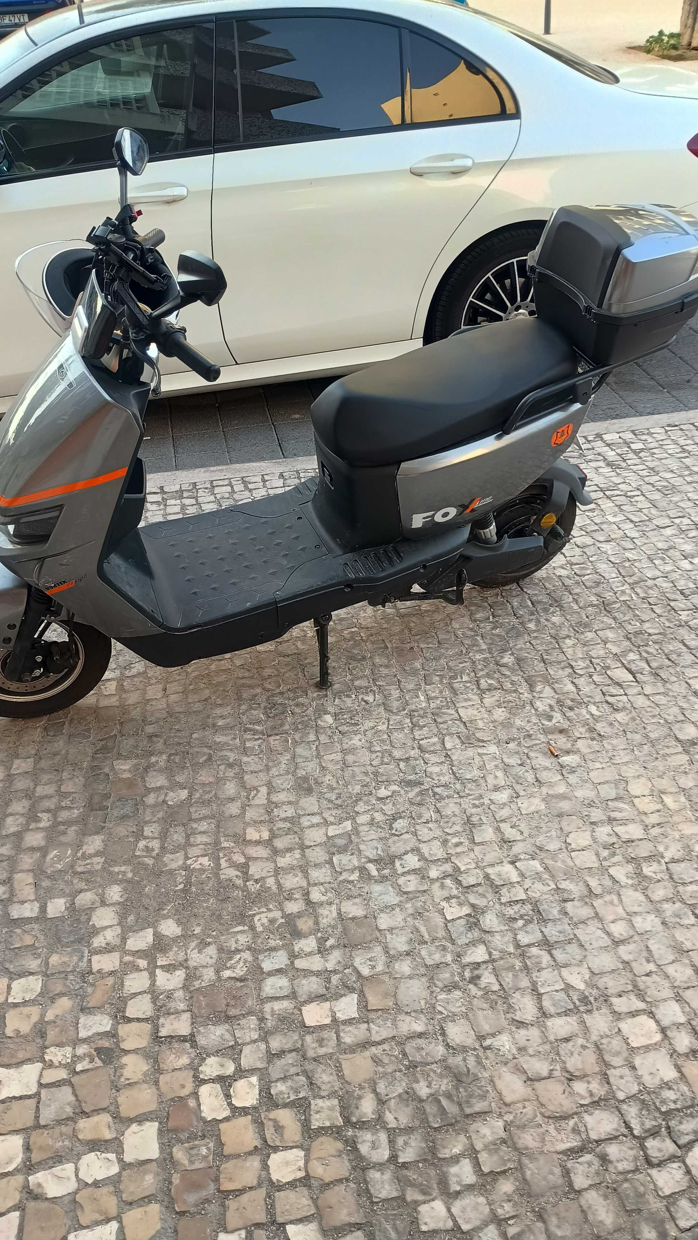 Vendo moto  elétrica  e aceito trocar numa moto cpx